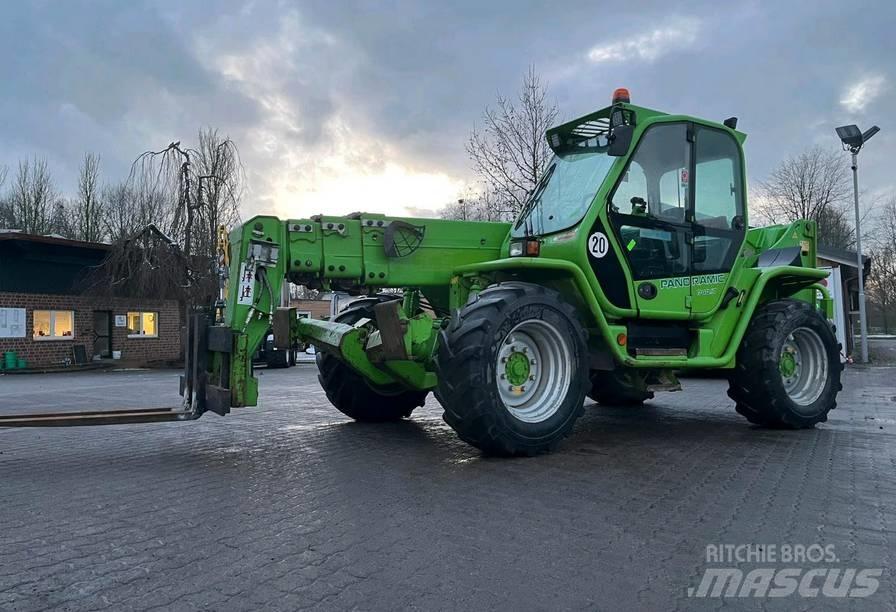 Merlo P40.17 伸縮臂操作車