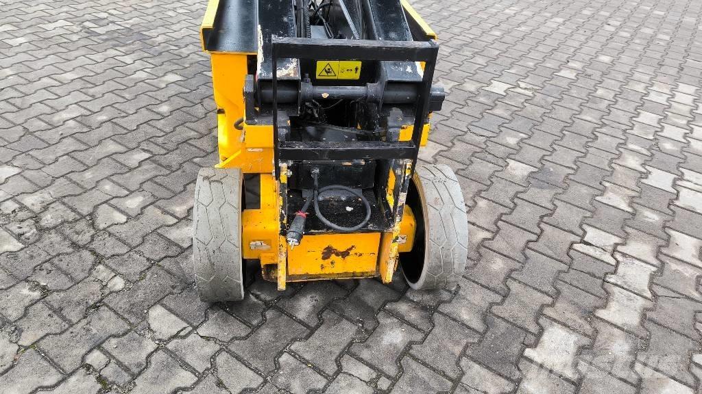 JLG 2030 ES 剪式升降機