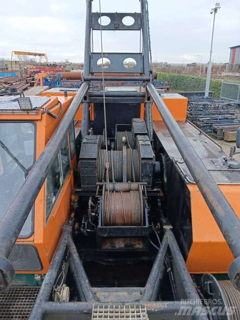Hitachi KH 230-3 履帶式起重機