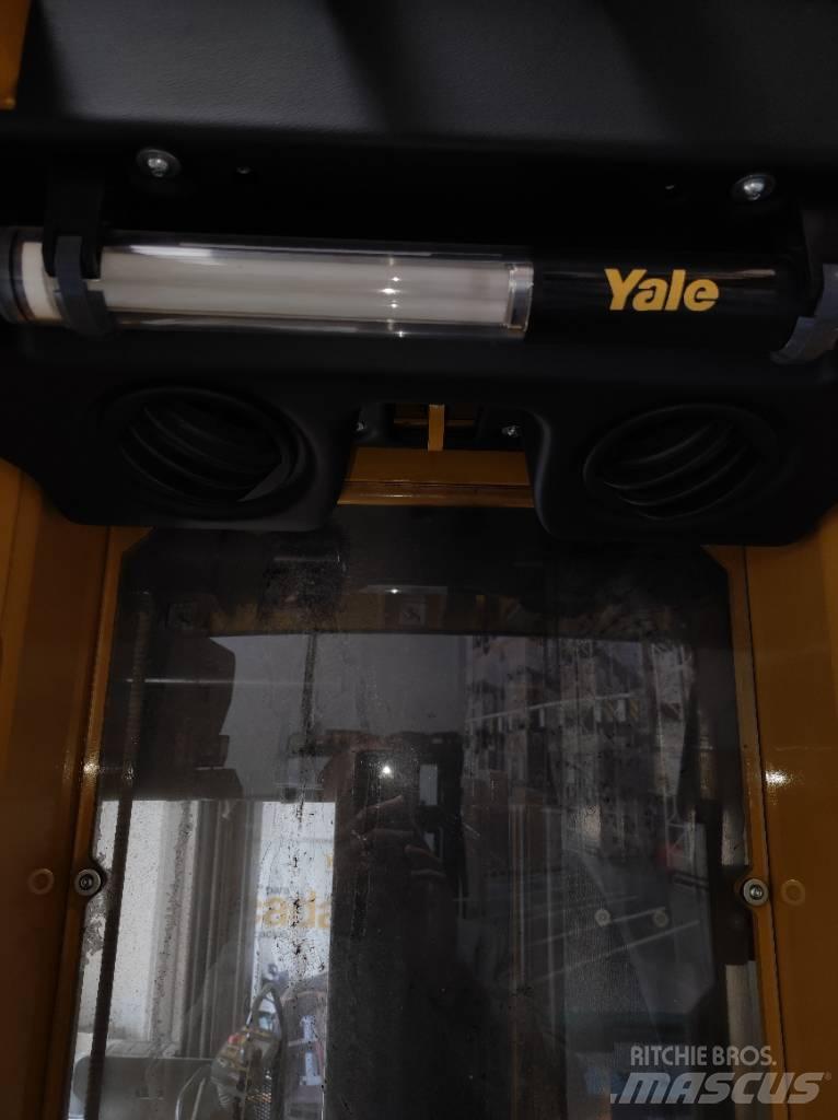 Yale MTC 13 窄巷道堆高機