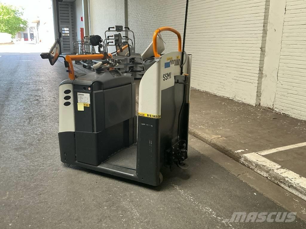 Crown TC 3000 牽引車