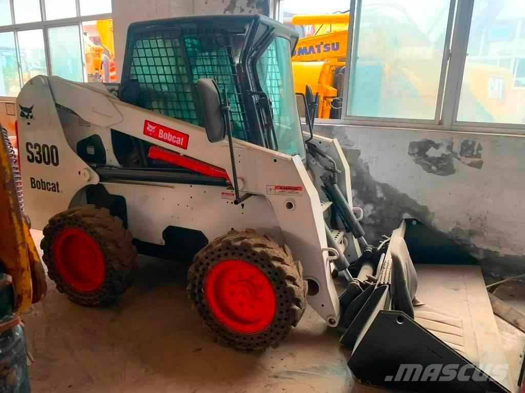 Bobcat S 300 滑移轉向裝載機