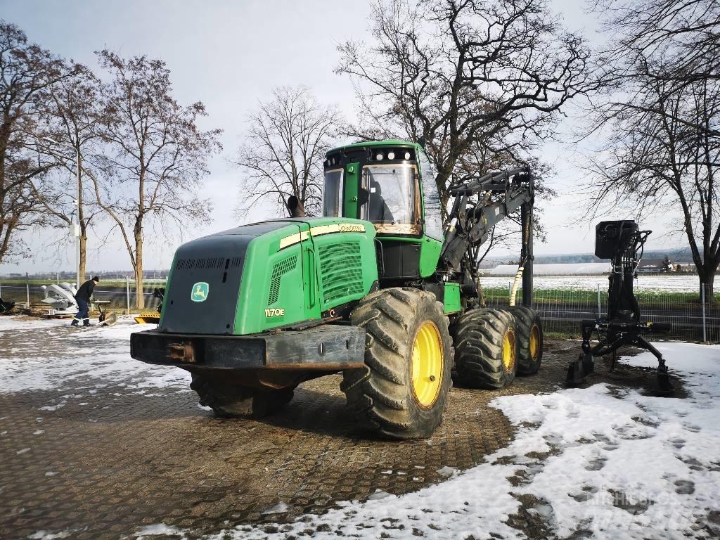 John Deere 1170 E 收穫集運機