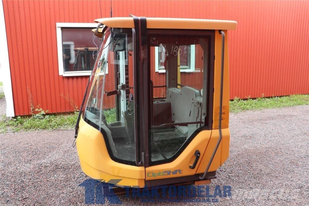 Volvo L 180 F 駕駛室與內部