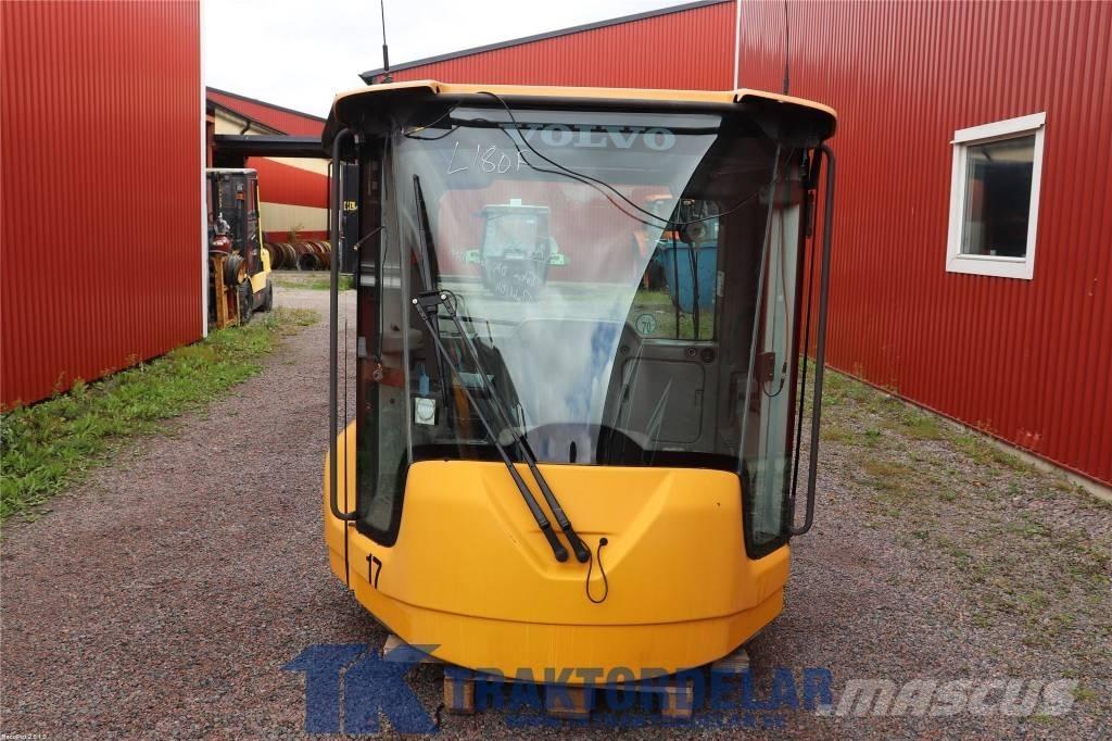 Volvo L 180 F 駕駛室與內部