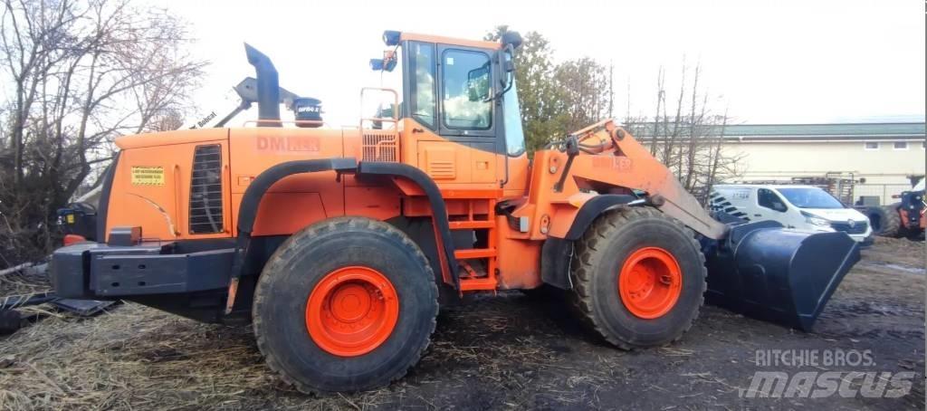 Doosan DL 300 輪胎式裝載機