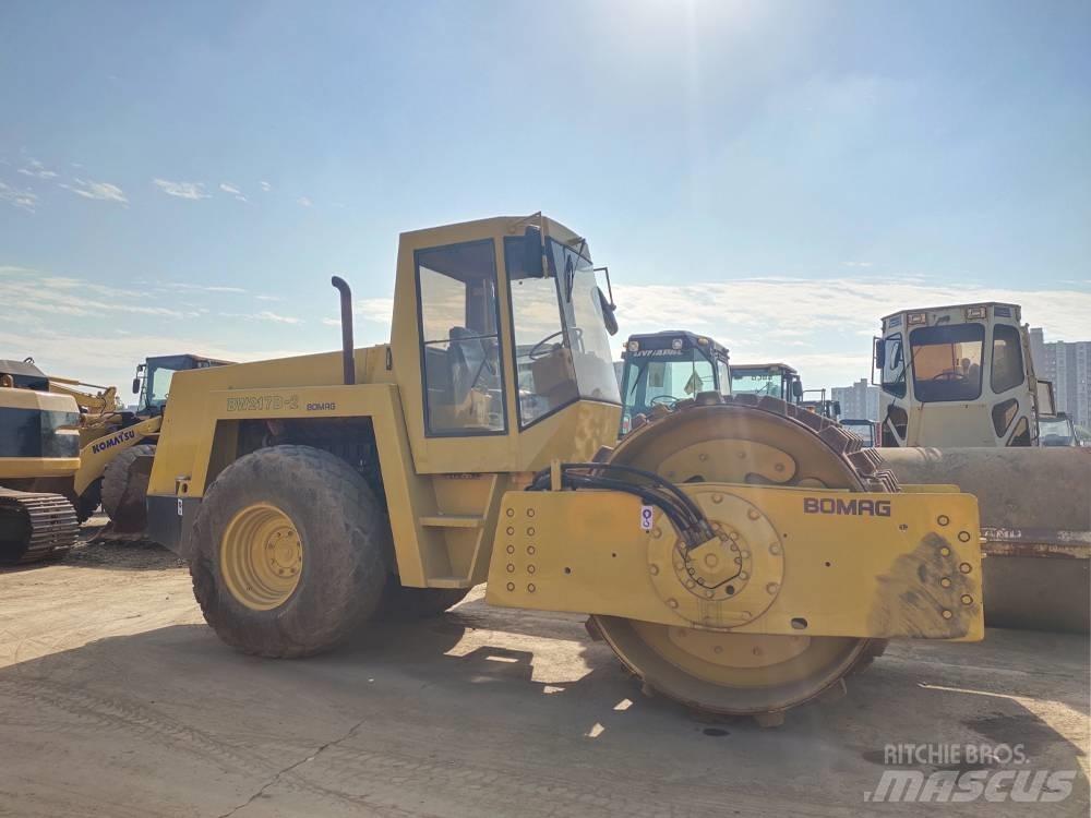 Bomag BW 217 單輪滾壓機
