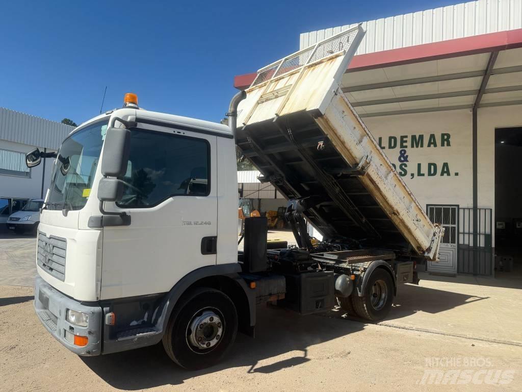 Manac TGL 12-240 傾卸式卡車