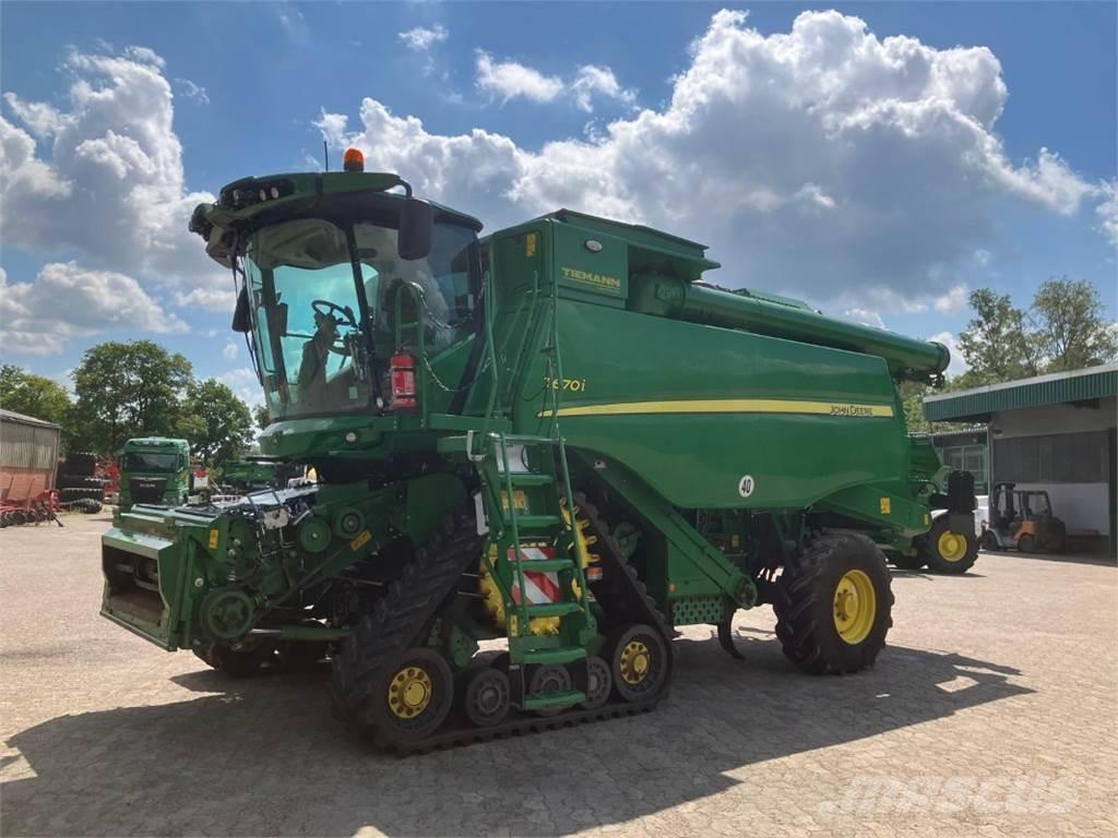 John Deere T670 聯合收穫機