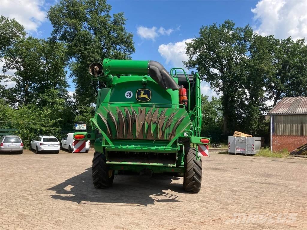 John Deere T670 聯合收穫機