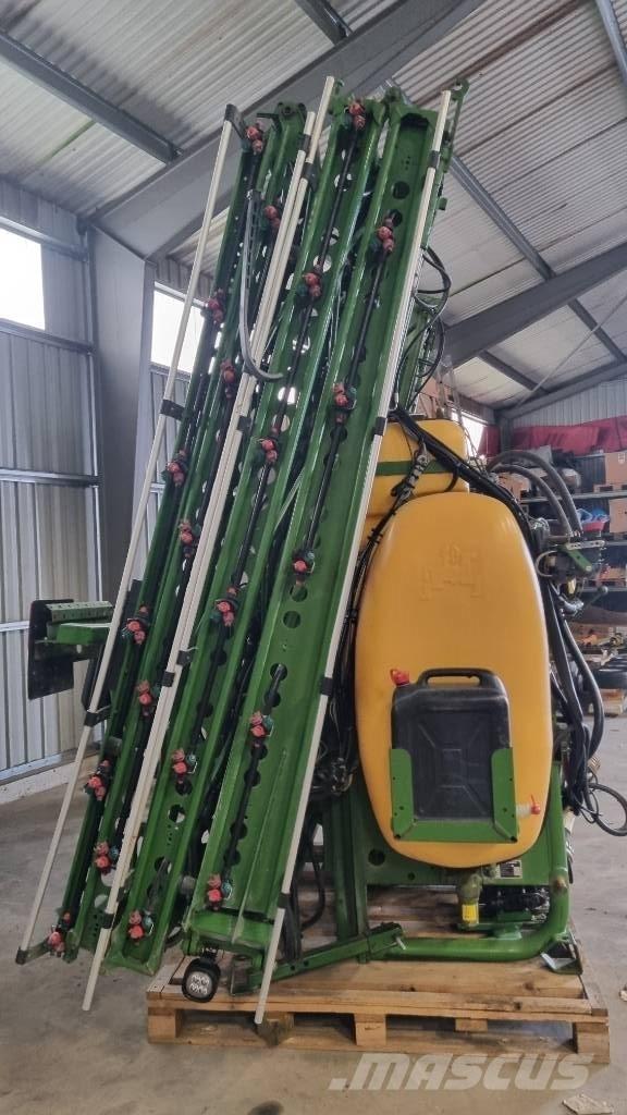 Amazone UF 1200 承載式噴霧機