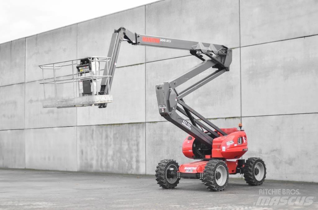 Manitou 200 ATJ 曲臂高空作業車