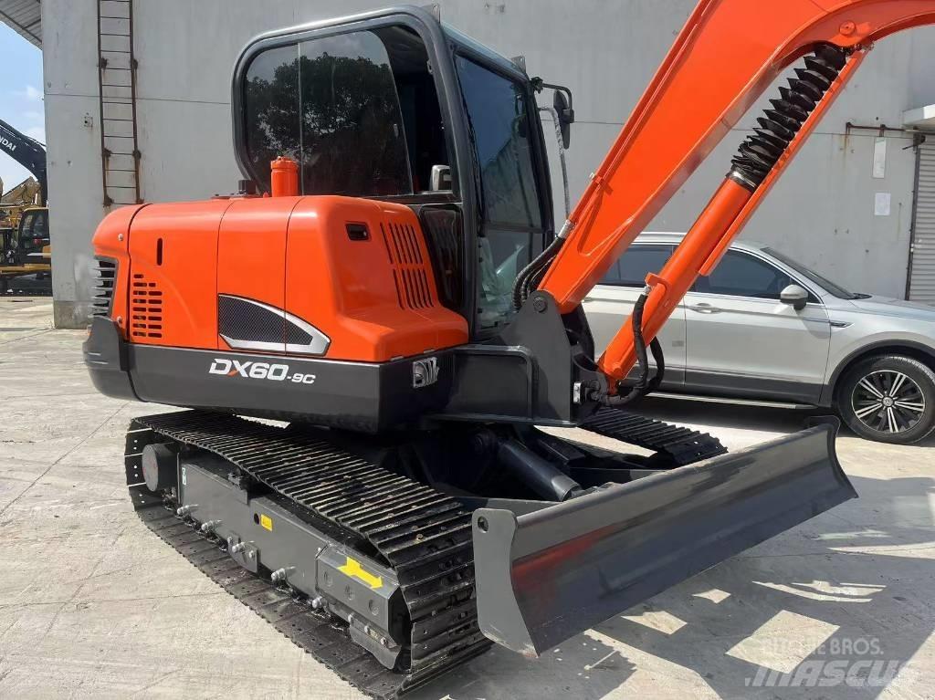 Doosan DX 60-9 C 小型挖土機/掘鑿機<7t(小型挖掘機)