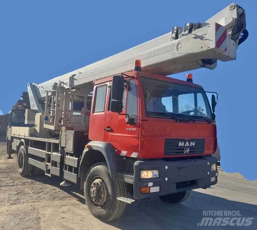 MAN LE18.280 卡車裝載高空作業車