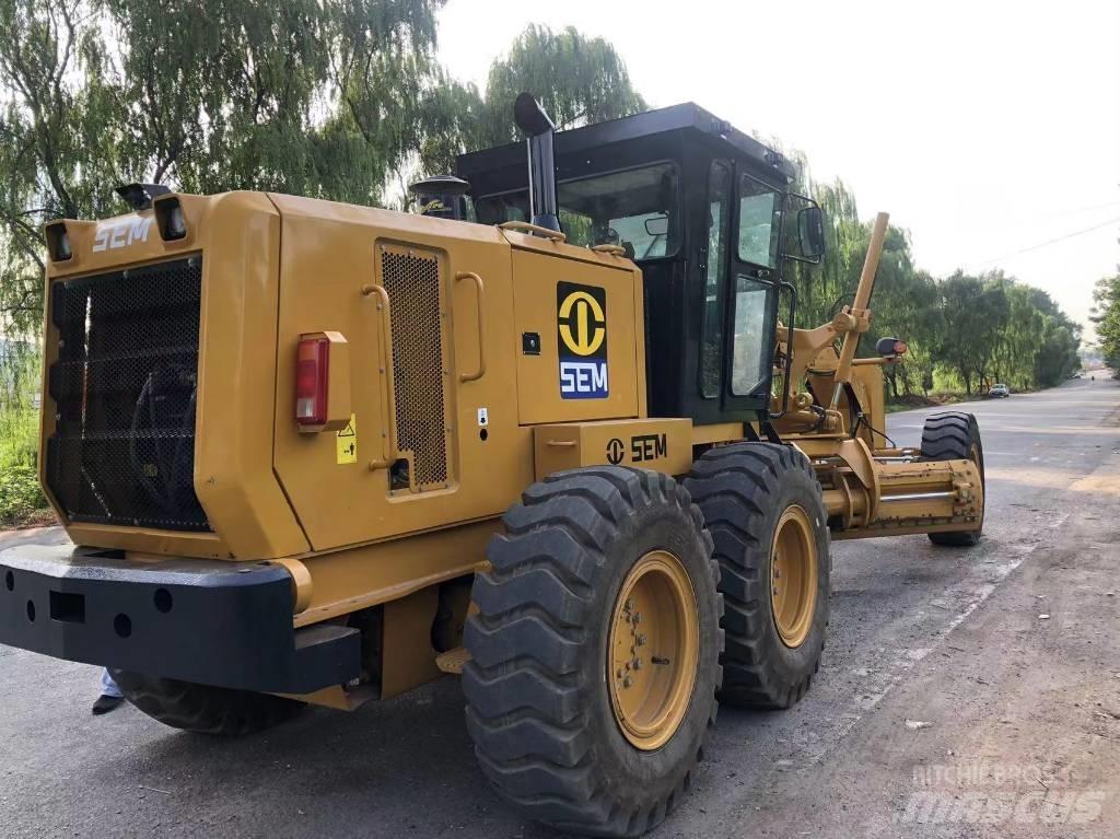 SEM 922F grader 平土機