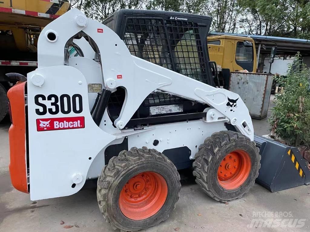 Bobcat S300 滑移轉向裝載機
