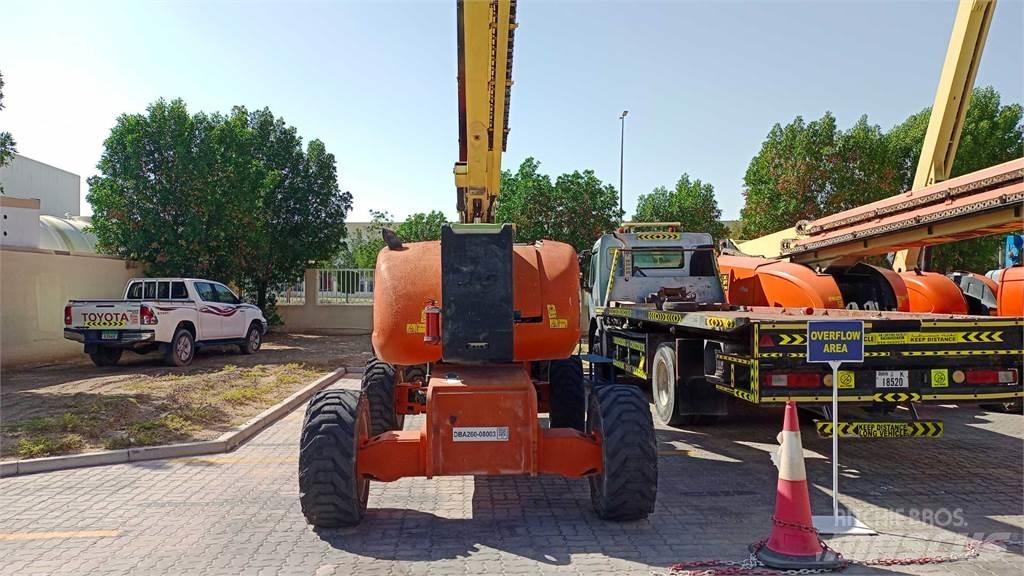 JLG 800AJ 曲臂高空作業車