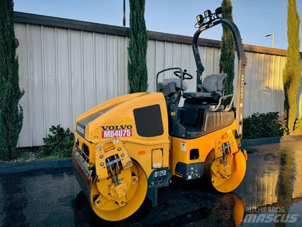 Volvo DD 25 B 雙輪滾壓機