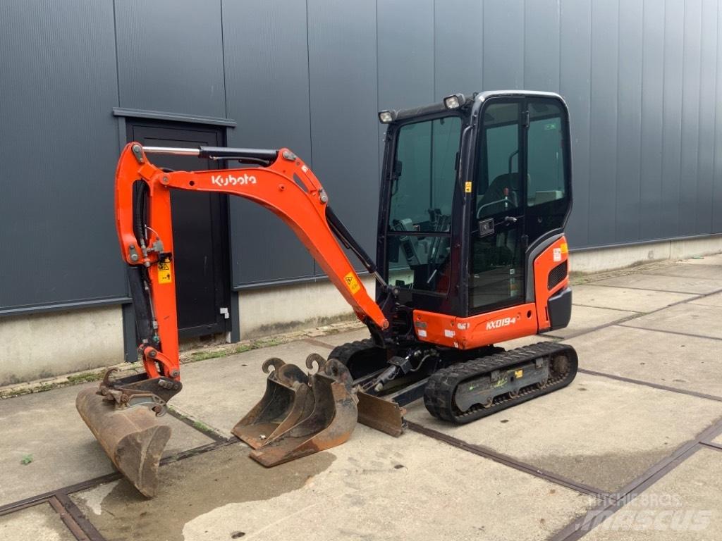 Kubota KX 019-4 小型挖土機/掘鑿機<7t(小型挖掘機)