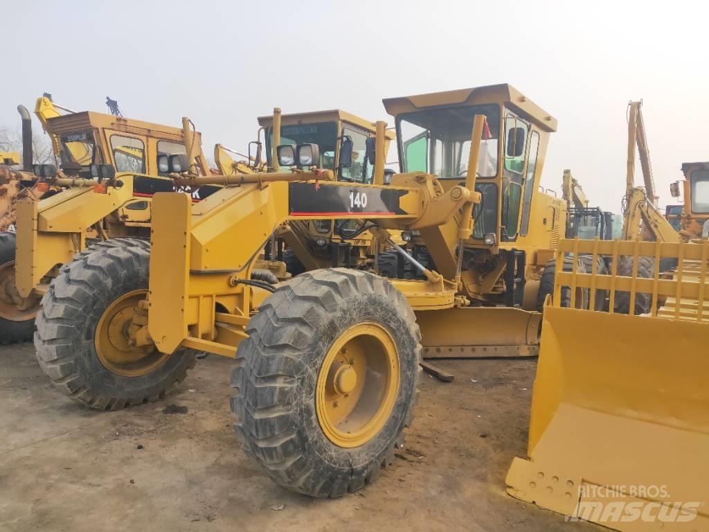 CAT 140K 平土機
