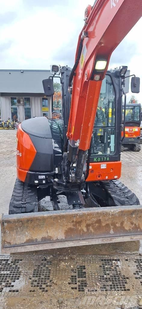 Kubota U 50-5 小型挖土機/掘鑿機<7t(小型挖掘機)