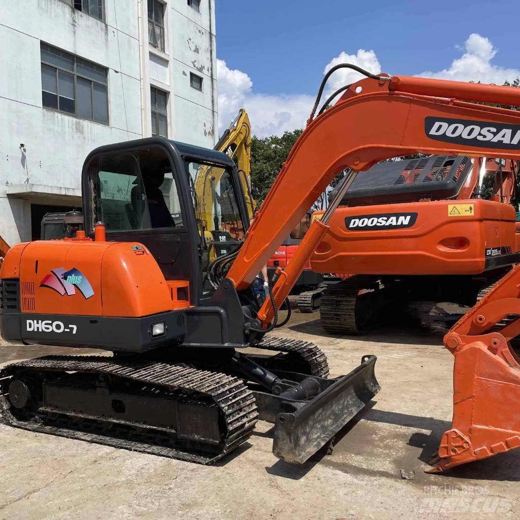 Doosan DH60-7 小型挖土機/掘鑿機<7t(小型挖掘機)