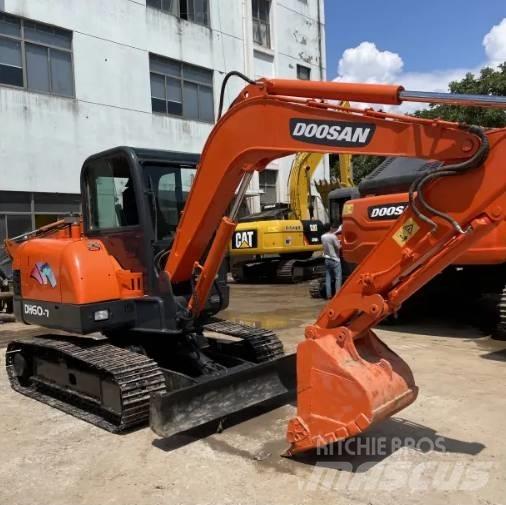 Doosan DH60-7 小型挖土機/掘鑿機<7t(小型挖掘機)
