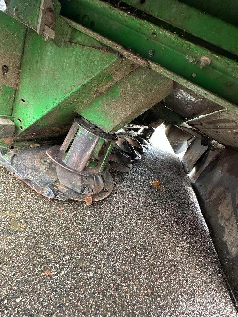 John Deere 830 割草調節裝置