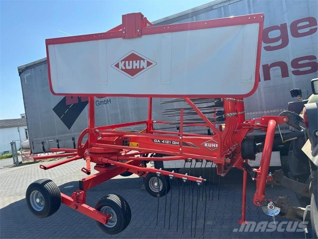 Kuhn GA4121GM 堆草機