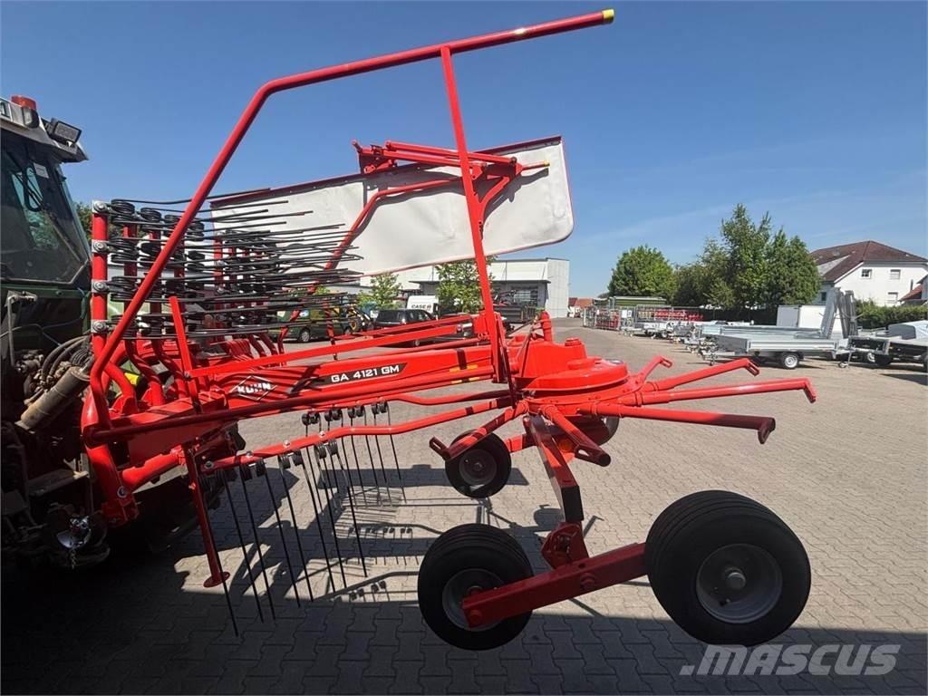 Kuhn GA4121GM 堆草機