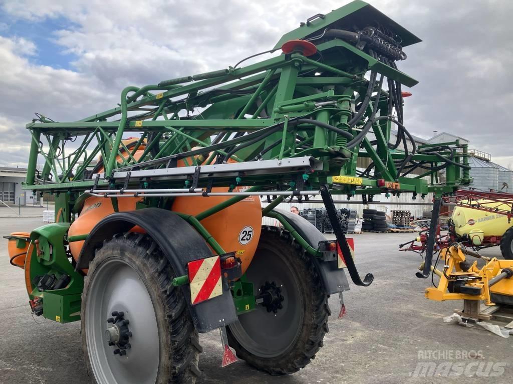 Amazone UX 3200 牽引式噴霧機