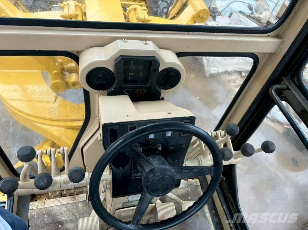 CAT 140 H 平土機