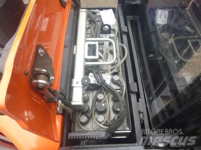 BT SPE 140L 行走控制式堆積機