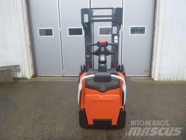 BT SPE 140L 行走控制式堆積機