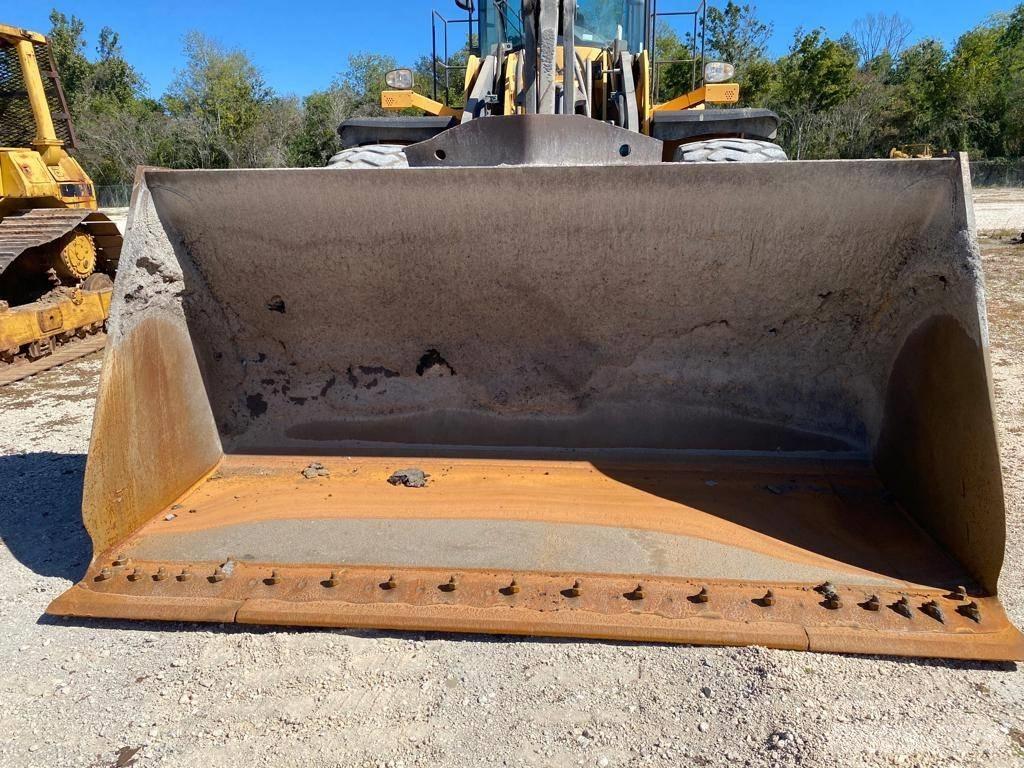 Volvo L 220 H 輪胎式裝載機