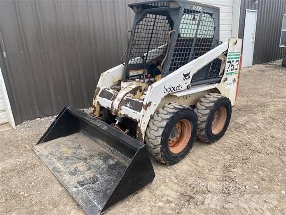 Bobcat 753 滑移轉向裝載機