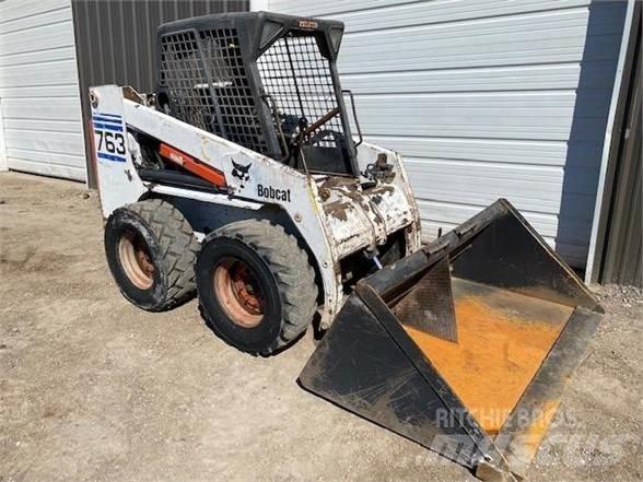 Bobcat 763 滑移轉向裝載機