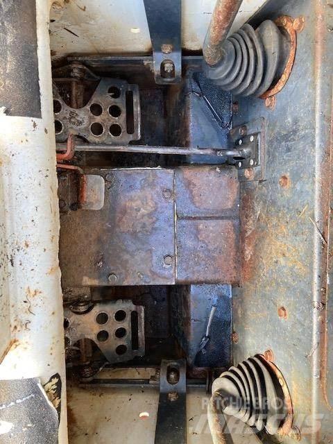 Bobcat 7753 滑移轉向裝載機