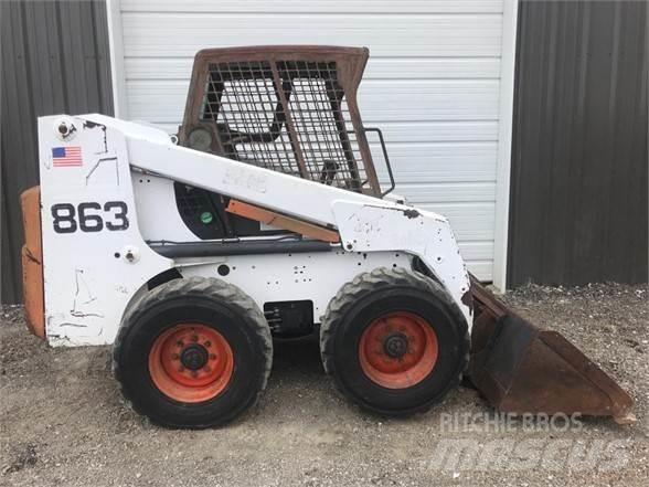 Bobcat 863 滑移轉向裝載機
