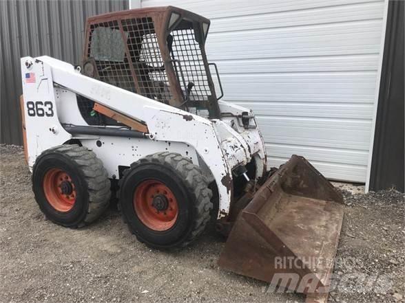 Bobcat 863 滑移轉向裝載機