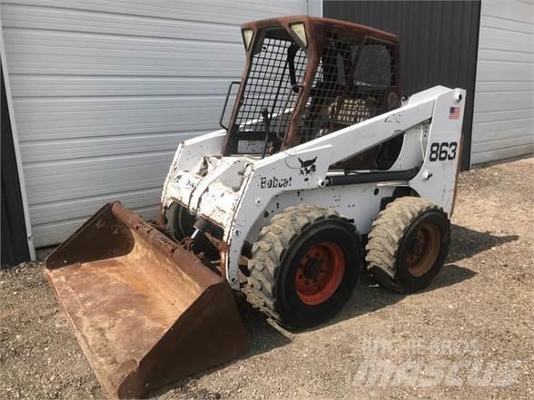 Bobcat 863 滑移轉向裝載機