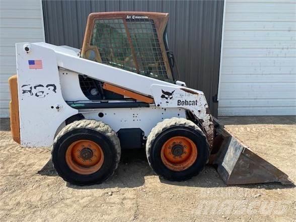 Bobcat 863 滑移轉向裝載機