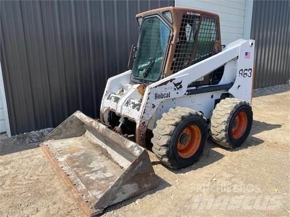 Bobcat 863 滑移轉向裝載機