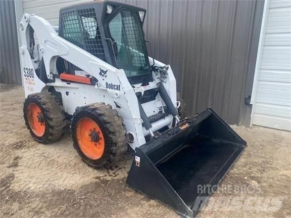 Bobcat S300 滑移轉向裝載機