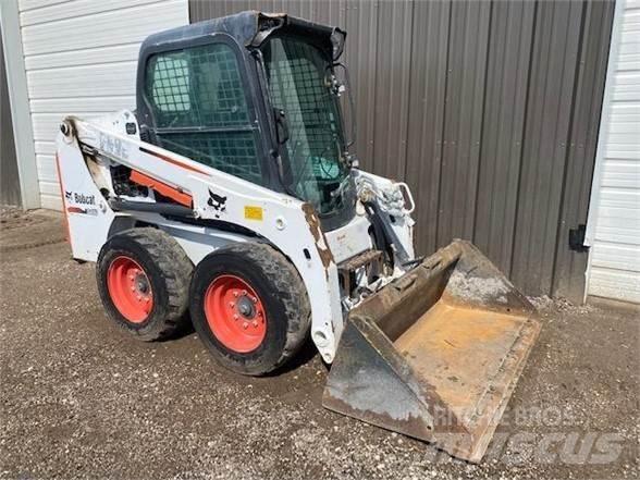 Bobcat S450 滑移轉向裝載機