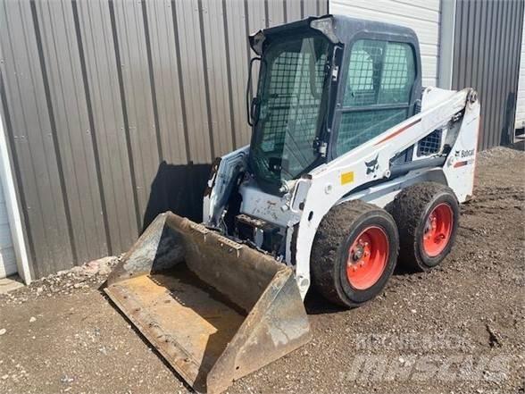 Bobcat S450 滑移轉向裝載機