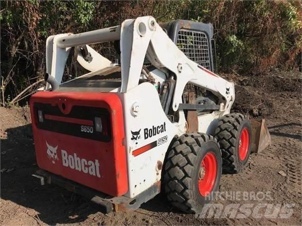 Bobcat S650 滑移轉向裝載機