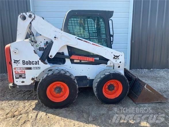 Bobcat S650 滑移轉向裝載機