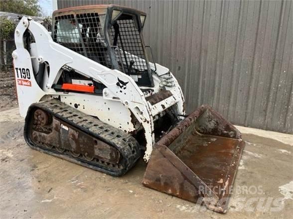 Bobcat T190 滑移轉向裝載機
