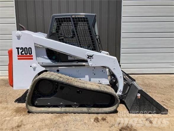 Bobcat T200 滑移轉向裝載機